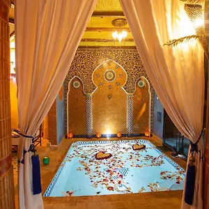 احجز هنا
