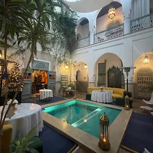 احجز هنا